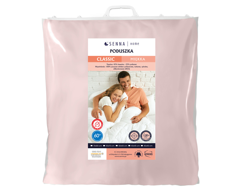 opakowanie poduszki w kolorze różowym  z widoczną etykietą