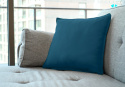 poduszka ozdobna darymex w rozmiarze 50x60 cm połozona na kanapie