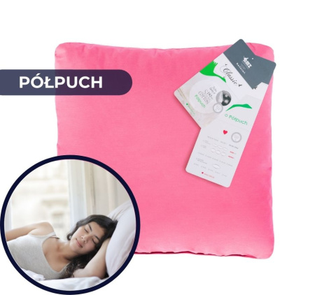 poduszka naturalna wypełniona półpuchem zbliżenie na śpiącą kobietę