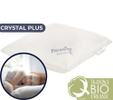 poduszka puchowa trzykomorowa w kolorze białym zbliżenie na śpiące dziecko